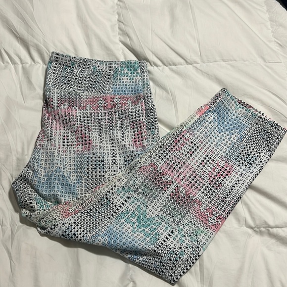 Fabletics Pants - Fabletics - Women’s Crop Legging